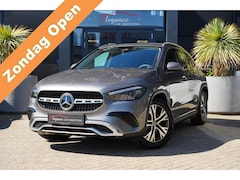 Mercedes-Benz GLA-Klasse - 200 Star Edition 164pk Stoelverwarming/Trekhaak/Camera