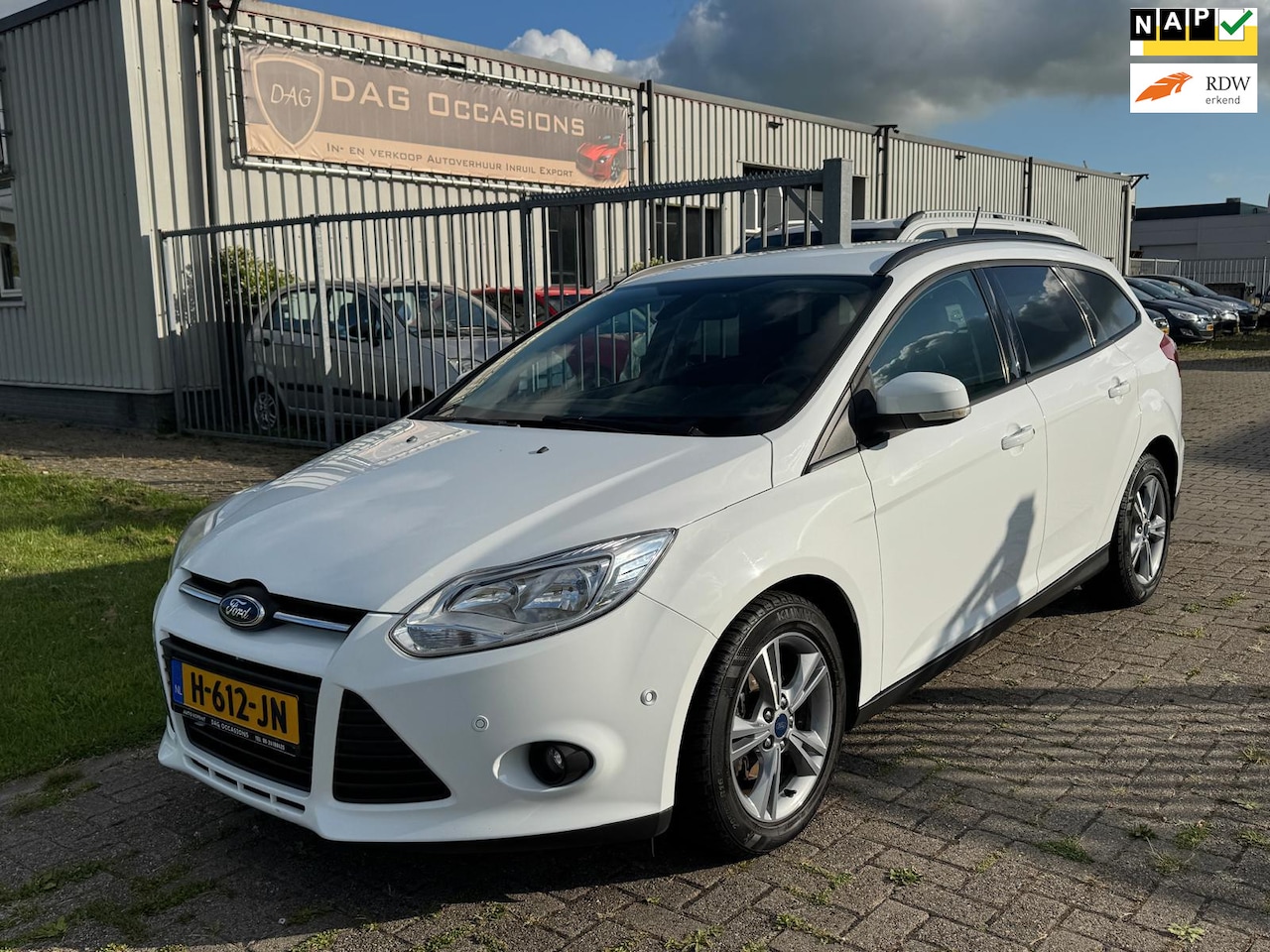 Ford Focus - 1.0 Titanium PDC|STOELVW|PARKEERASS|AIRCO| - AutoWereld.nl