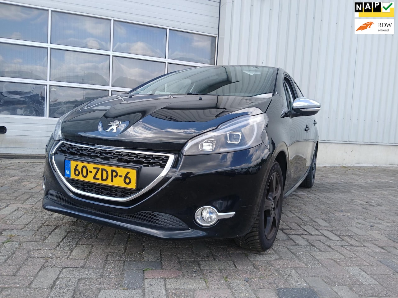Peugeot 208 - 1.2 VTi Blue Lease - Airco - Cruise - Navi - Start niet - Schade - AutoWereld.nl