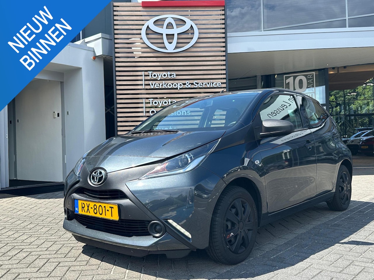 Toyota Aygo - 1.0 VVT-i x-fun AIRCO HANDSFREE BLUTOOTH - AutoWereld.nl