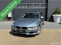 BMW 3-serie - 328i Upgrade Edition, schuifdak, airco, trekhaak, automaat, apk 07-2026