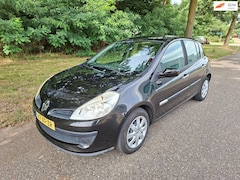 Renault Clio - clio 1.4 leuke uitvoering