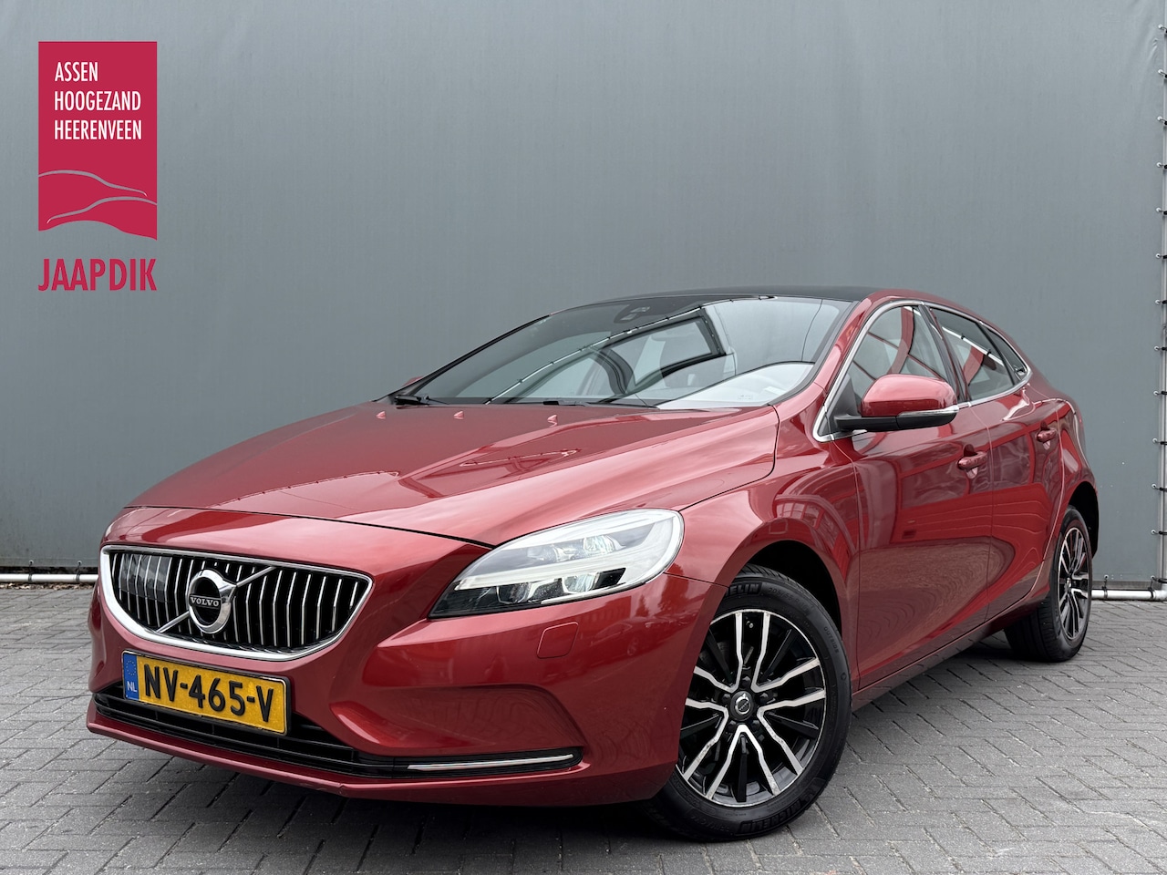 Volvo V40 - BWJ 2017 2.0 178 PK D2 Nordic+ TREKHAAK | PANORAMADAK | CRUISE | LEDER | STOELVERW. | ELEK - AutoWereld.nl