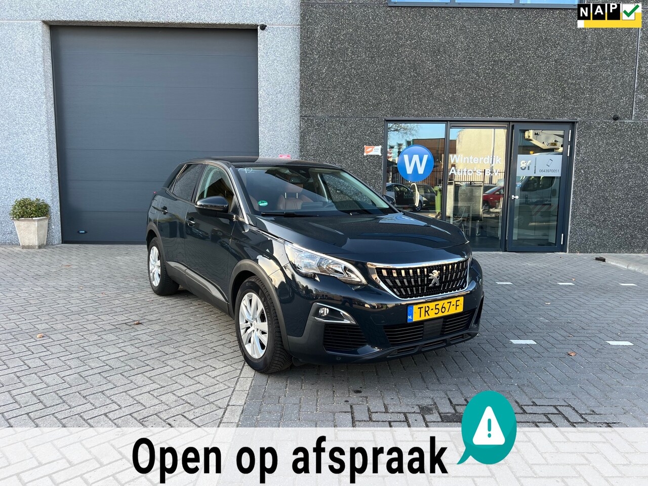 Peugeot 3008 - 1.2 PureTech Executive l Navigatie l Achteruitrijcamera - AutoWereld.nl