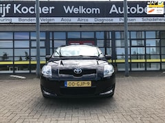 Toyota Auris - 1.4-16V Terra