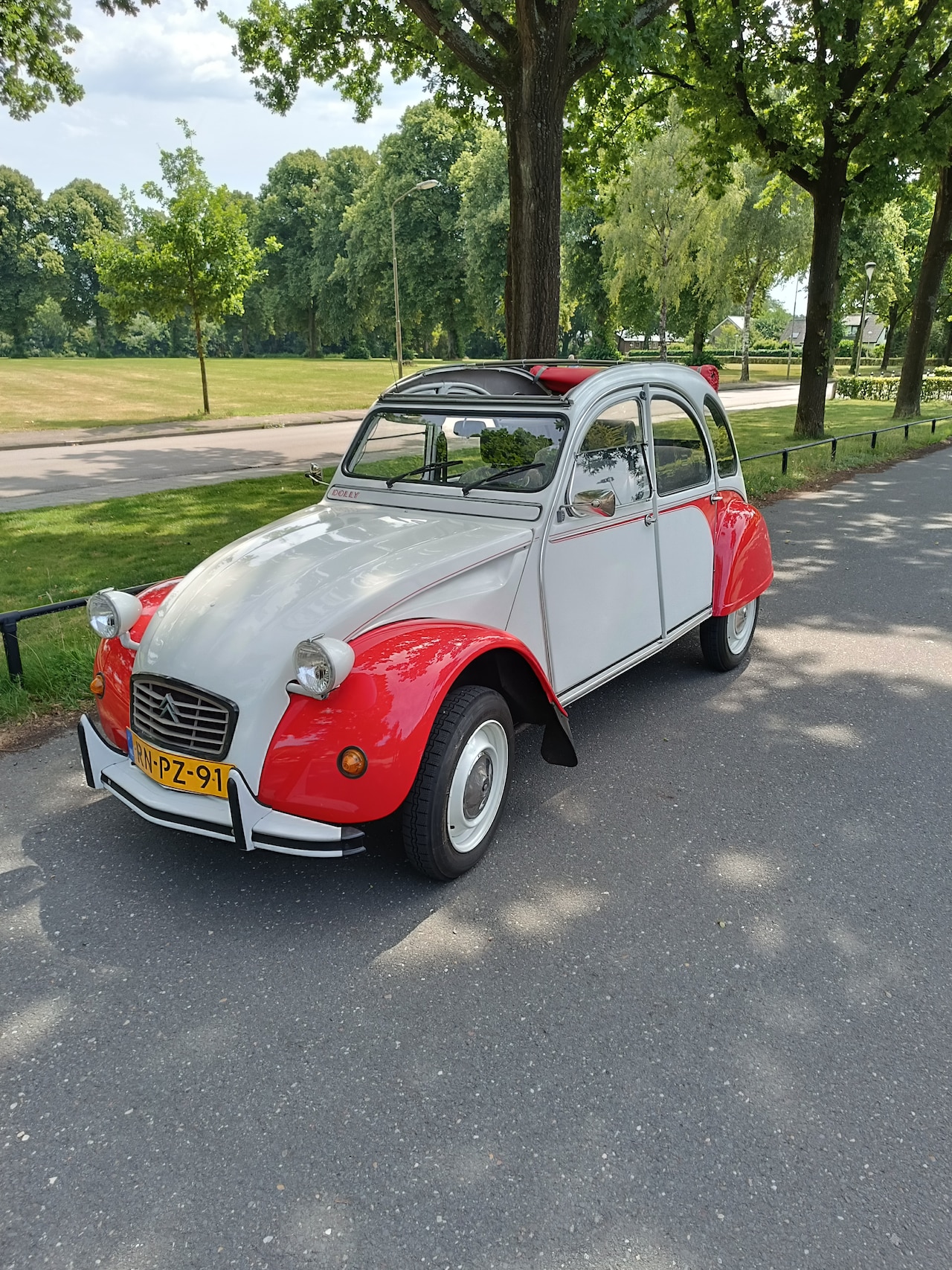 Citroën 2 CV - 2CV6 Special Dolly - AutoWereld.nl