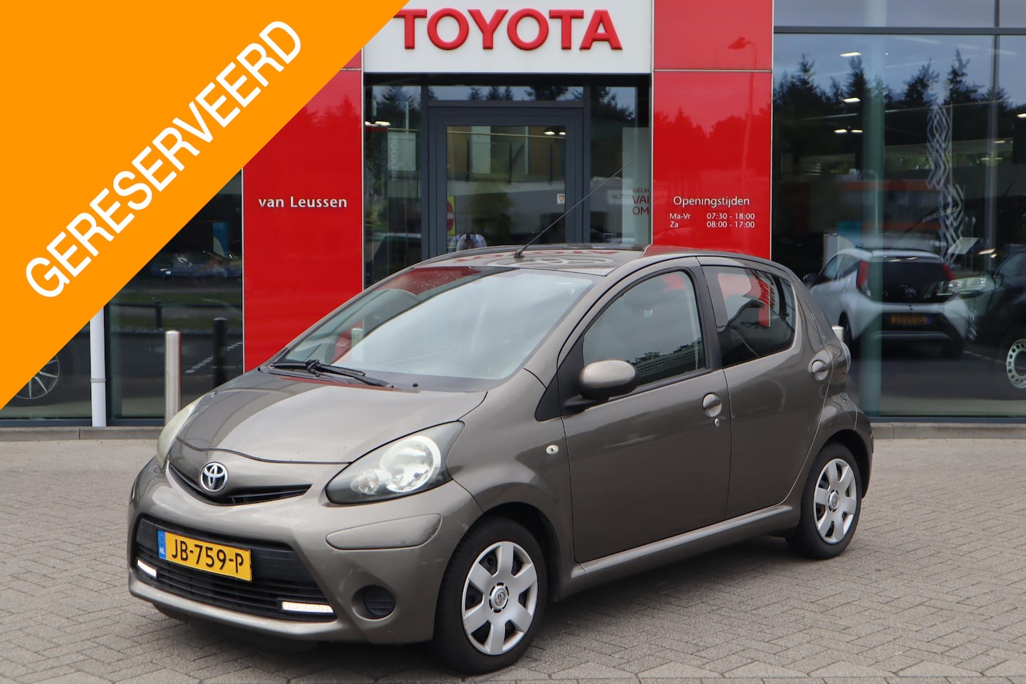 Toyota Aygo - COMFORT 5-DEURS AIRCO RADIO EL-RAMEN CENTRALE VERGRENDELING LED-DAGRIJVERLICHTING - AutoWereld.nl