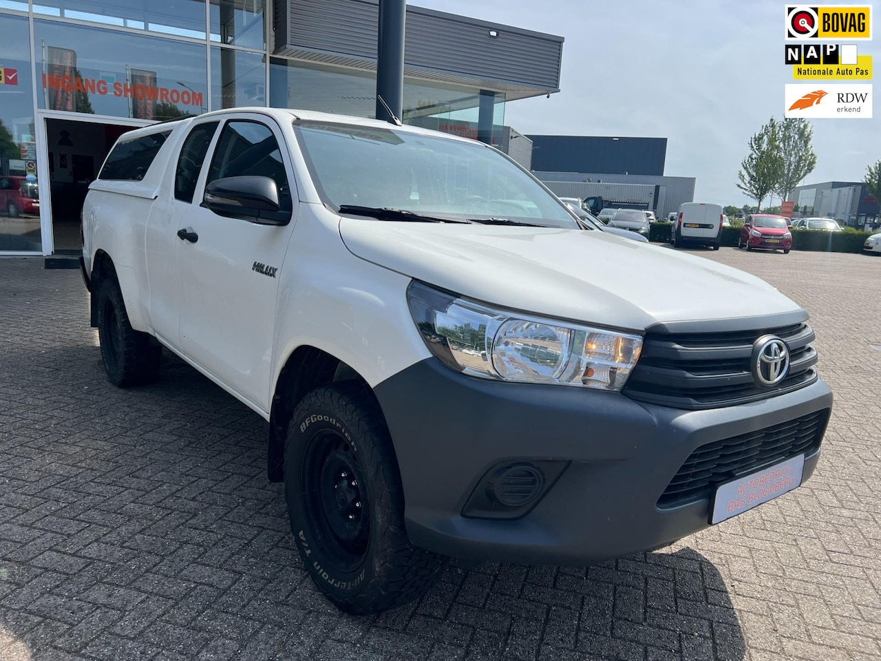 Toyota HiLux - 2.4 D-4D-F Xtra Cab Professional 2.4 D-4D-F Xtra Cab Professional - AutoWereld.nl
