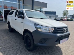 Toyota HiLux - 2.4 D-4D-F Xtra Cab Professional