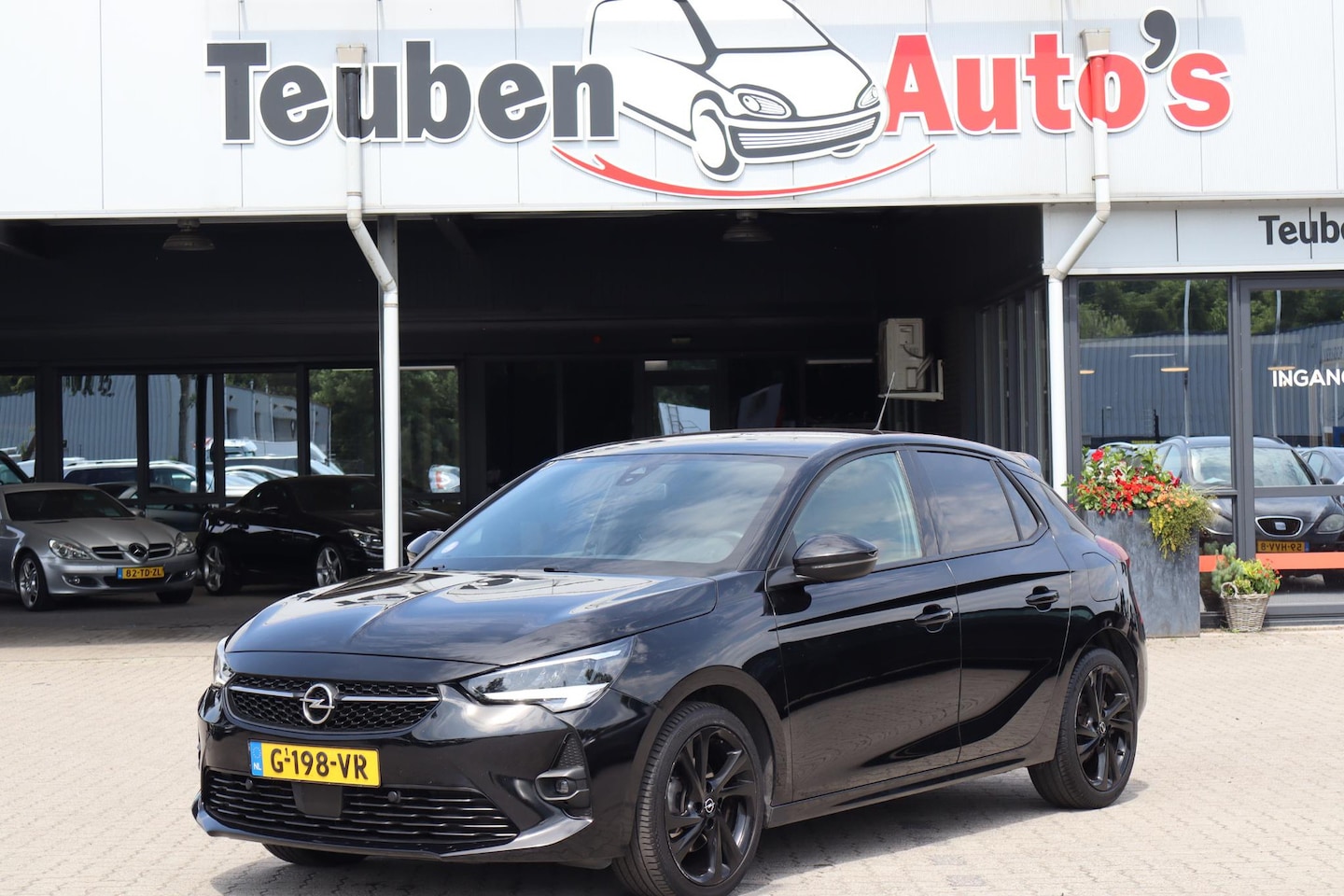 Opel Corsa - 1.2 GS Line Apple Carplay, Navigatie, Automaat, Stoelverwarming, Elektrische ramen - AutoWereld.nl