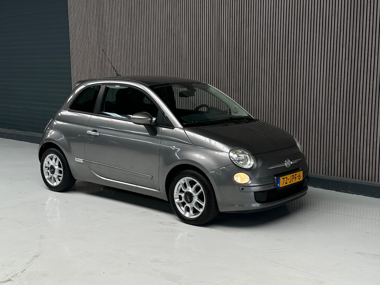 Fiat 500 - 1.2 Sport Automaat | Airco | Grote Scherm - AutoWereld.nl