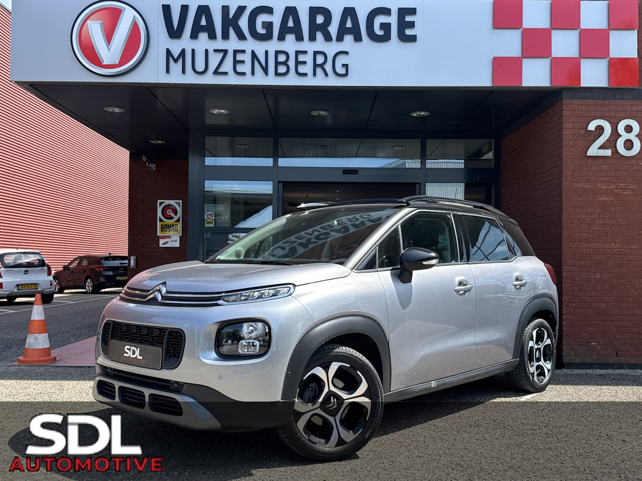 Citroën C3 Aircross - 1.2 PureTech Shine // CRUISE // NAVI + CARPLAY // LEDER // PANO/SCHUIFKANTELDAK // CLIMA / - AutoWereld.nl