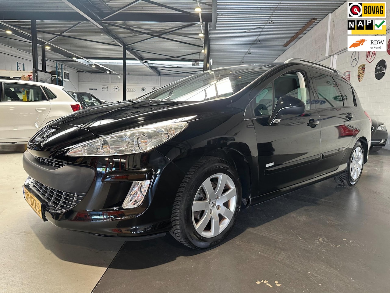 Peugeot 308 SW - 1.6 VTi Millesim 200/7 Persoons/Panoramadak/Dealer onderhouden - AutoWereld.nl