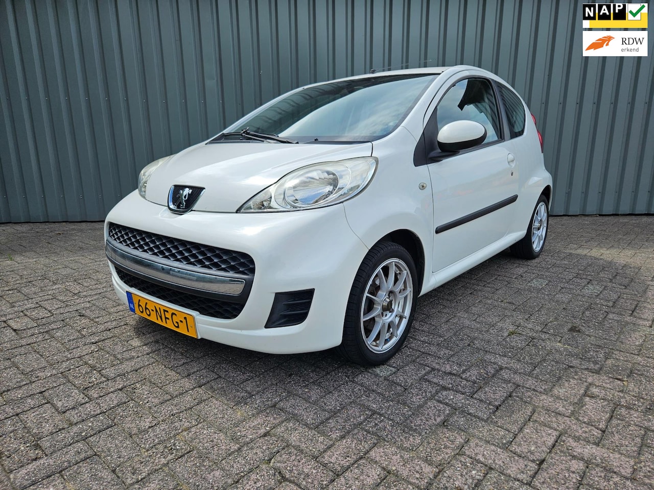 Peugeot 107 - 1.0-12V XS Airco Lmv Elec Pakket - AutoWereld.nl
