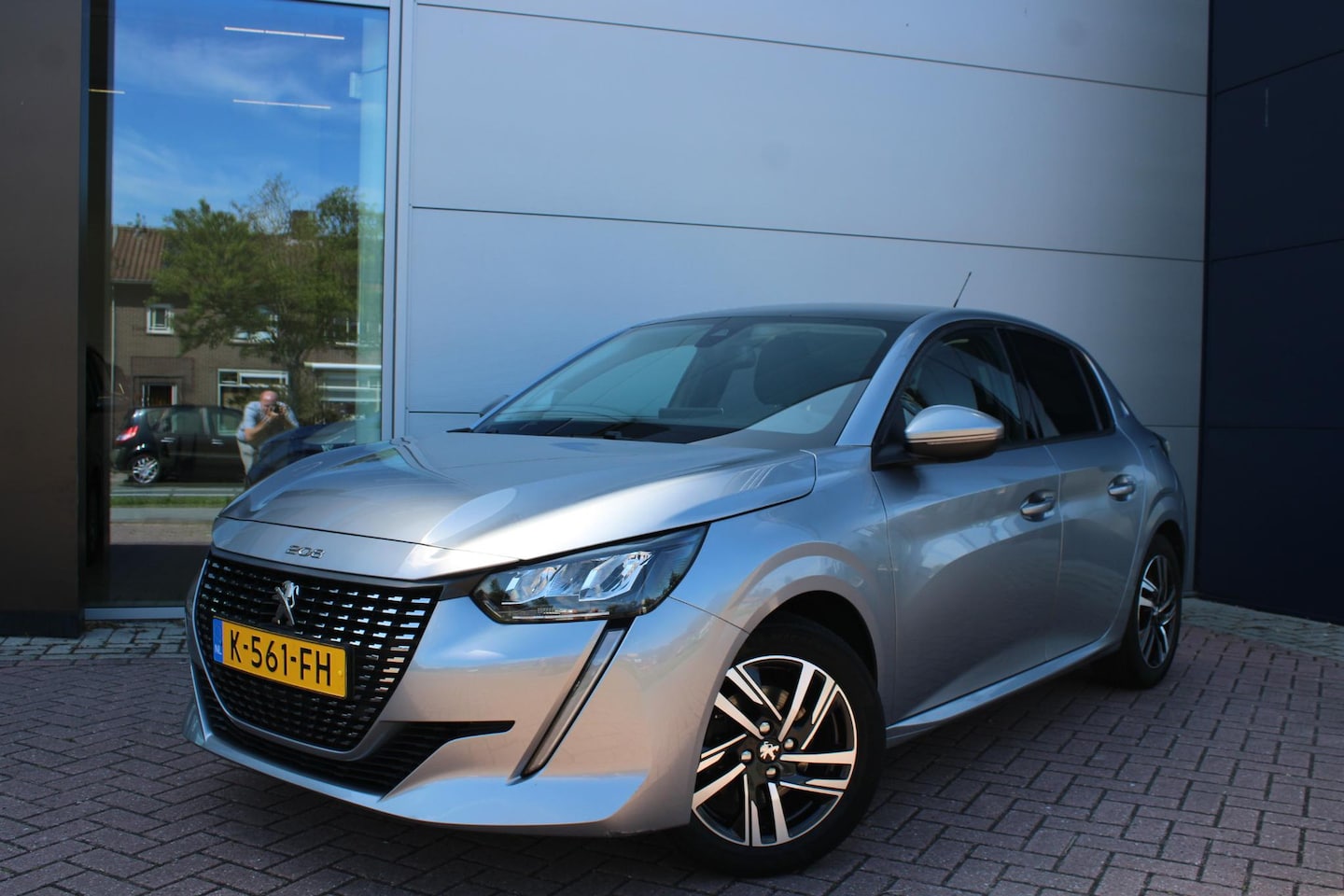Peugeot 208 - 1.2 PureTech 100pk Allure Airco Panoramadak Navi Carplay Camera Nieuwstaat - AutoWereld.nl