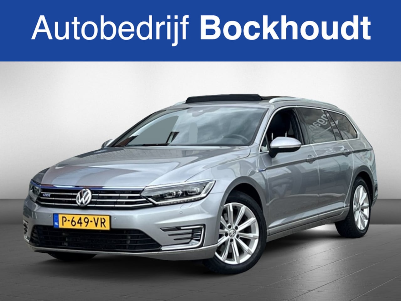 Volkswagen Passat Variant - 1.4 GTE Highline | Pano | Navi | Camera - AutoWereld.nl
