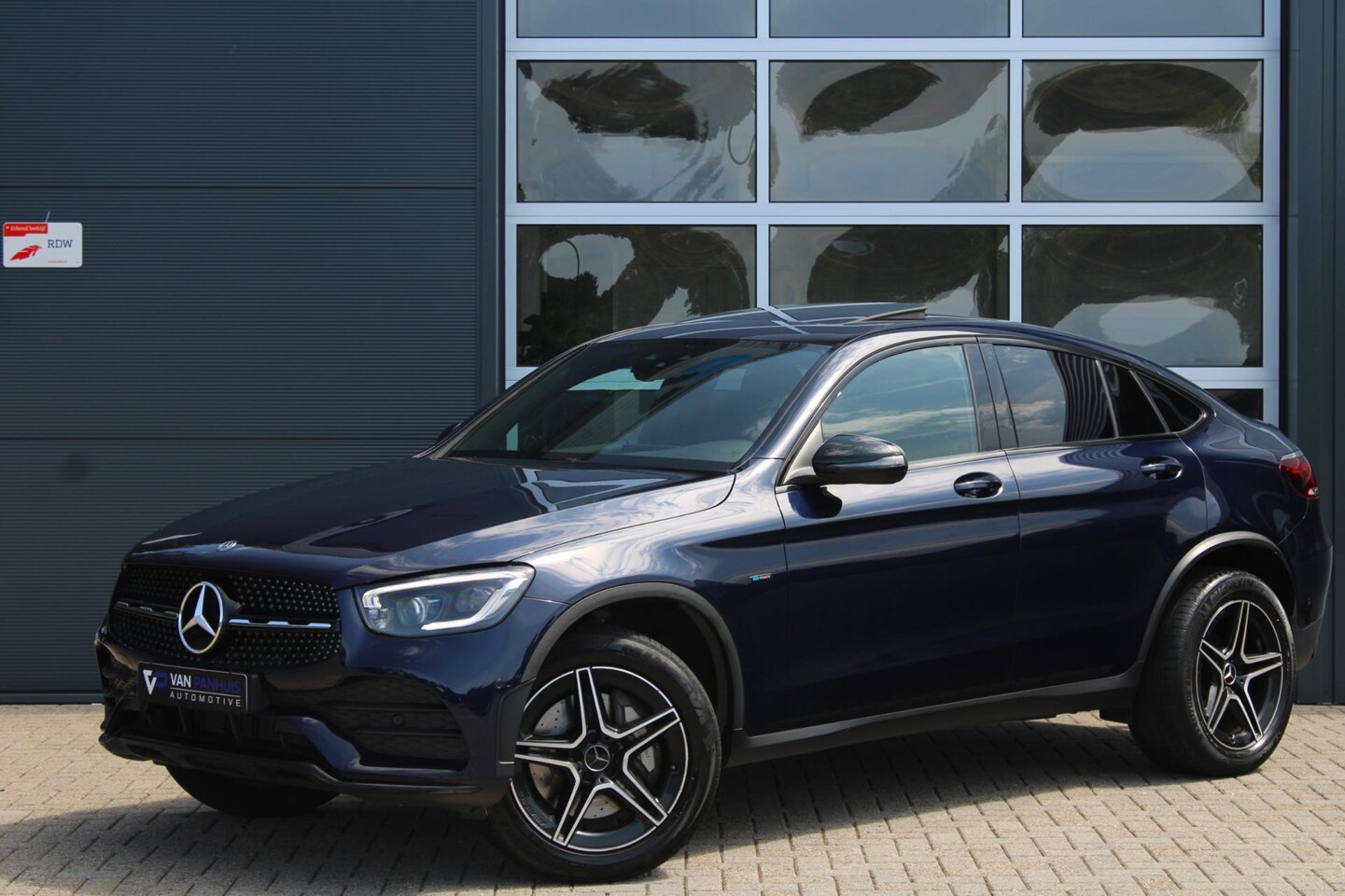 Mercedes-Benz GLC-klasse Coupé - 300e 4MATIC 320pk AMG Night| Pano | ACC | Elek. trekhaak - AutoWereld.nl