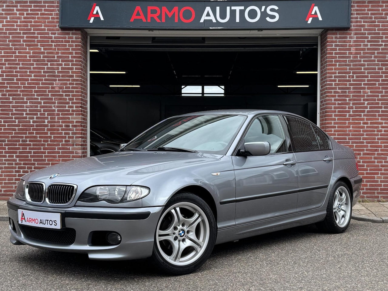 BMW 3-serie - 316i M-pakket | Airco | Stoelverwarming | Uniek - AutoWereld.nl