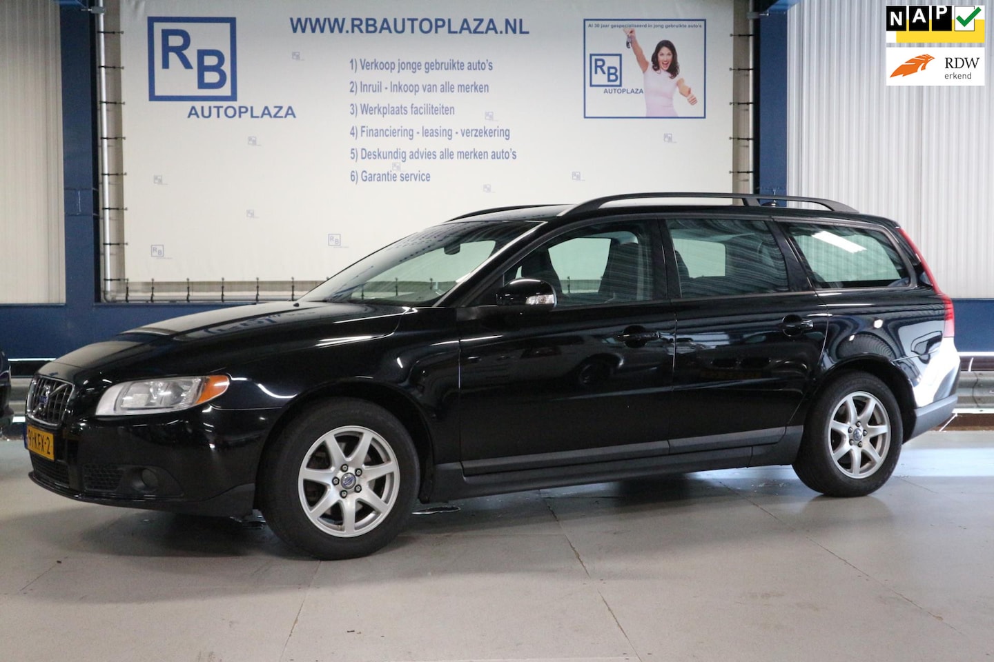 Volvo V70 - 2.0 Limited Edition DEALER ONDERHOUDEN/ NAVI/ YOUNGTIMER - AutoWereld.nl