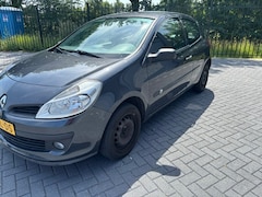 Renault Clio - 1.2-16V Special Line