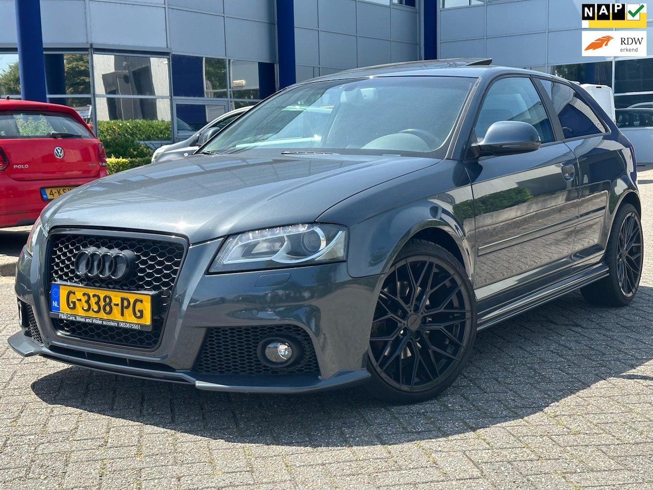 Audi A3 - 2.0 TFSI Attraction | PANO | 19 inch | Clima - AutoWereld.nl