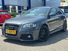 Audi A3 - 2.0 TFSI Attraction | PANO | 19 inch | Clima