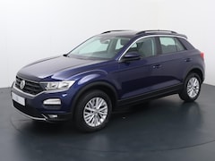Volkswagen T-Roc - 1.5 TSI Style | 150 PK | Automaat | Trekhaak | Navigatiesysteem |