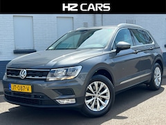 Volkswagen Tiguan - 1.4 TSI Connected Series|Trekhaak|Carplay|PDC|Clima