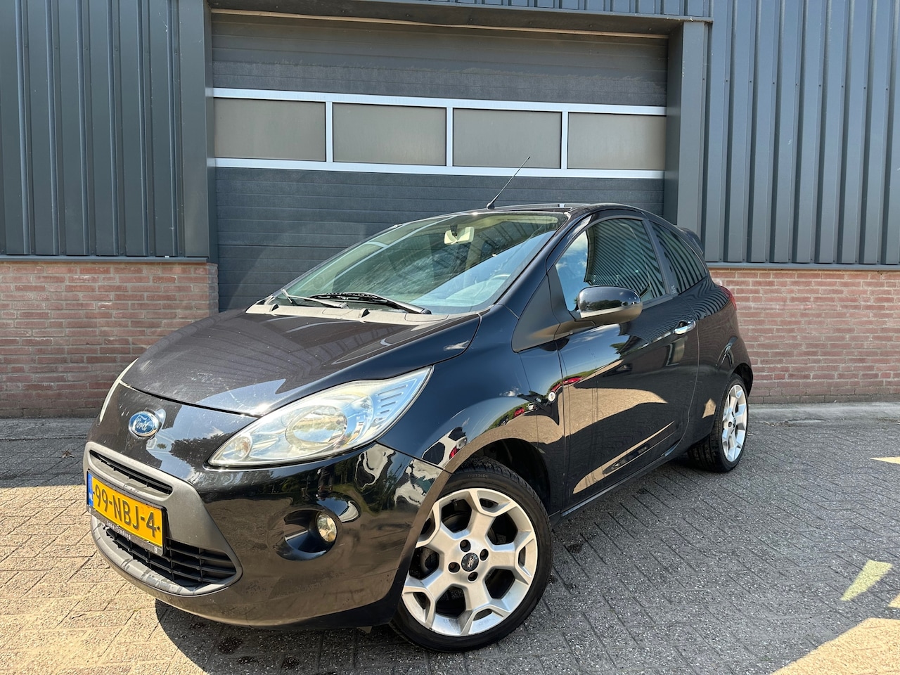 Ford Ka - 1.2 Titanium X Airco nieuwe Apk 9-7-2026 - AutoWereld.nl