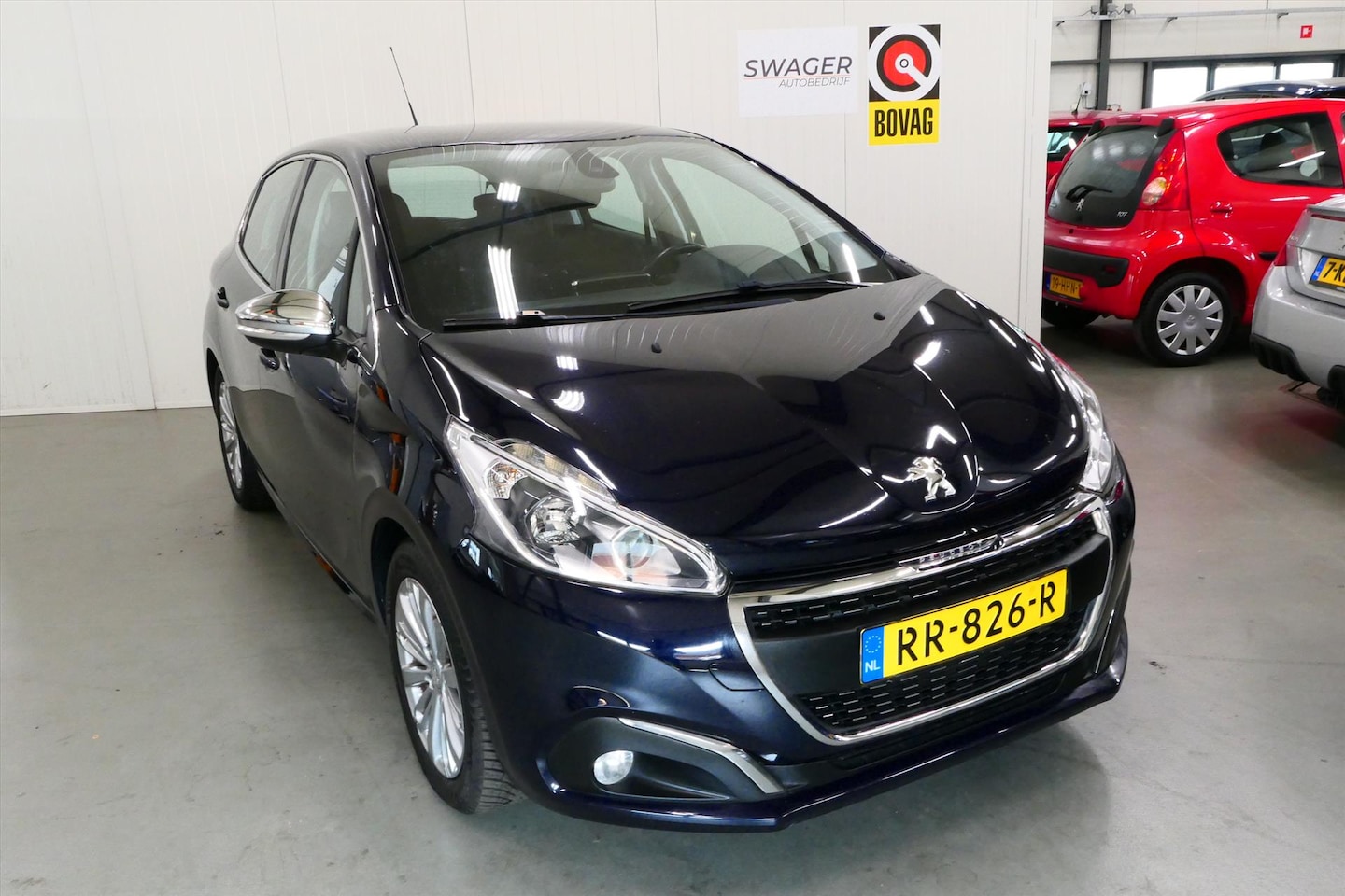 Peugeot 208 - 1.2 Puretech 82pk 5D Blue Lease Executive - AutoWereld.nl