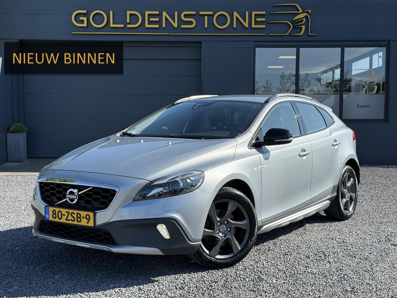 Volvo V40 Cross Country - 1.6 D2 Summum 1e Eigenaar,Dealer Onderhouden,Camera,Trekhaak,115pk,Leder,Navi,6 Bak,Recent - AutoWereld.nl