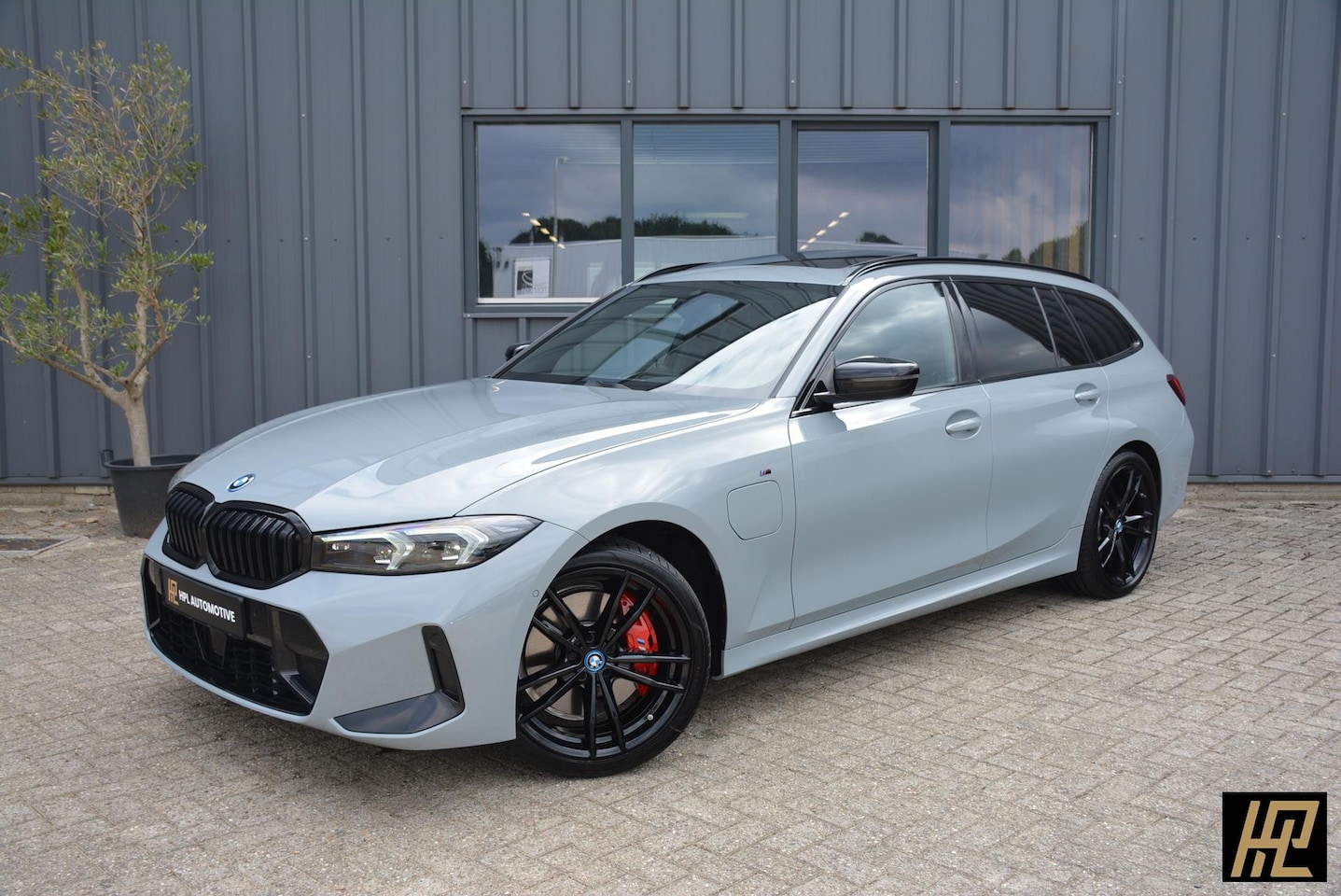BMW 3-serie Touring - 320e 204pk M Sport * Full * Pano * HeadUp * HK * Memory * Verwarmd stuur * Trekhaak * Top - AutoWereld.nl