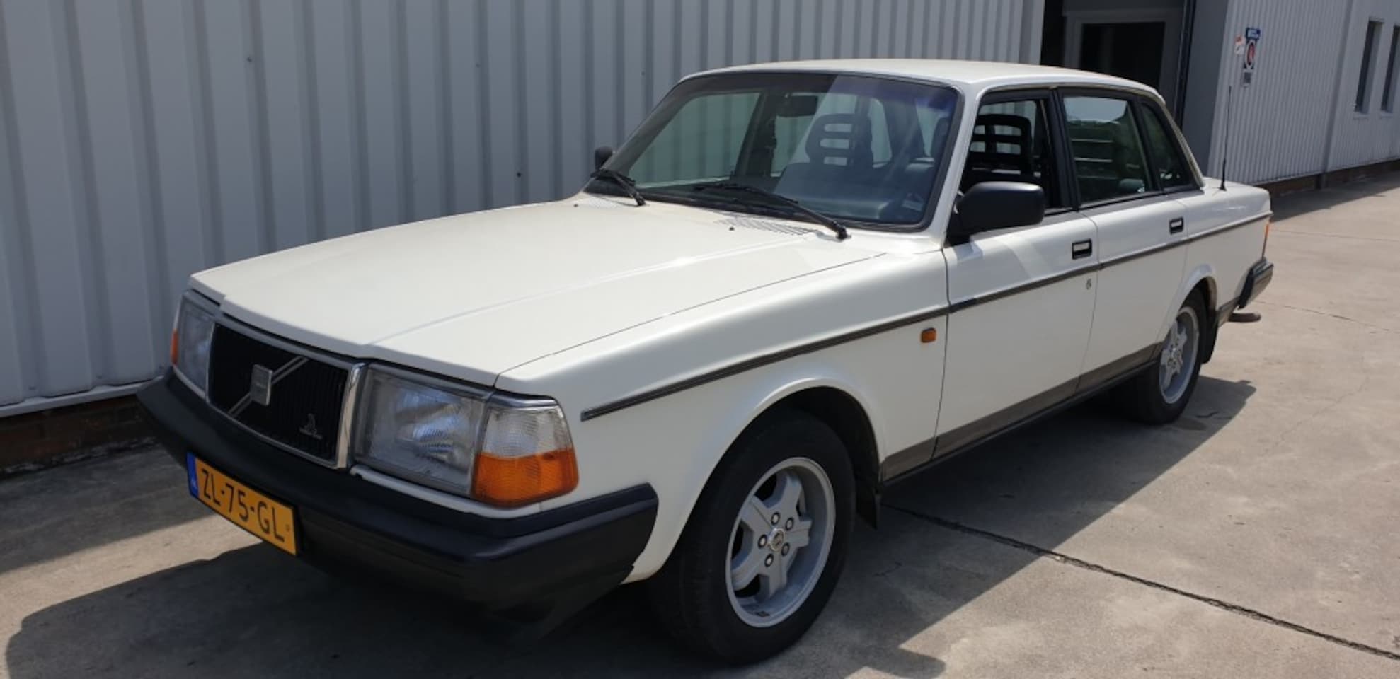 Volvo 240 - 2.3 Automaat - AutoWereld.nl
