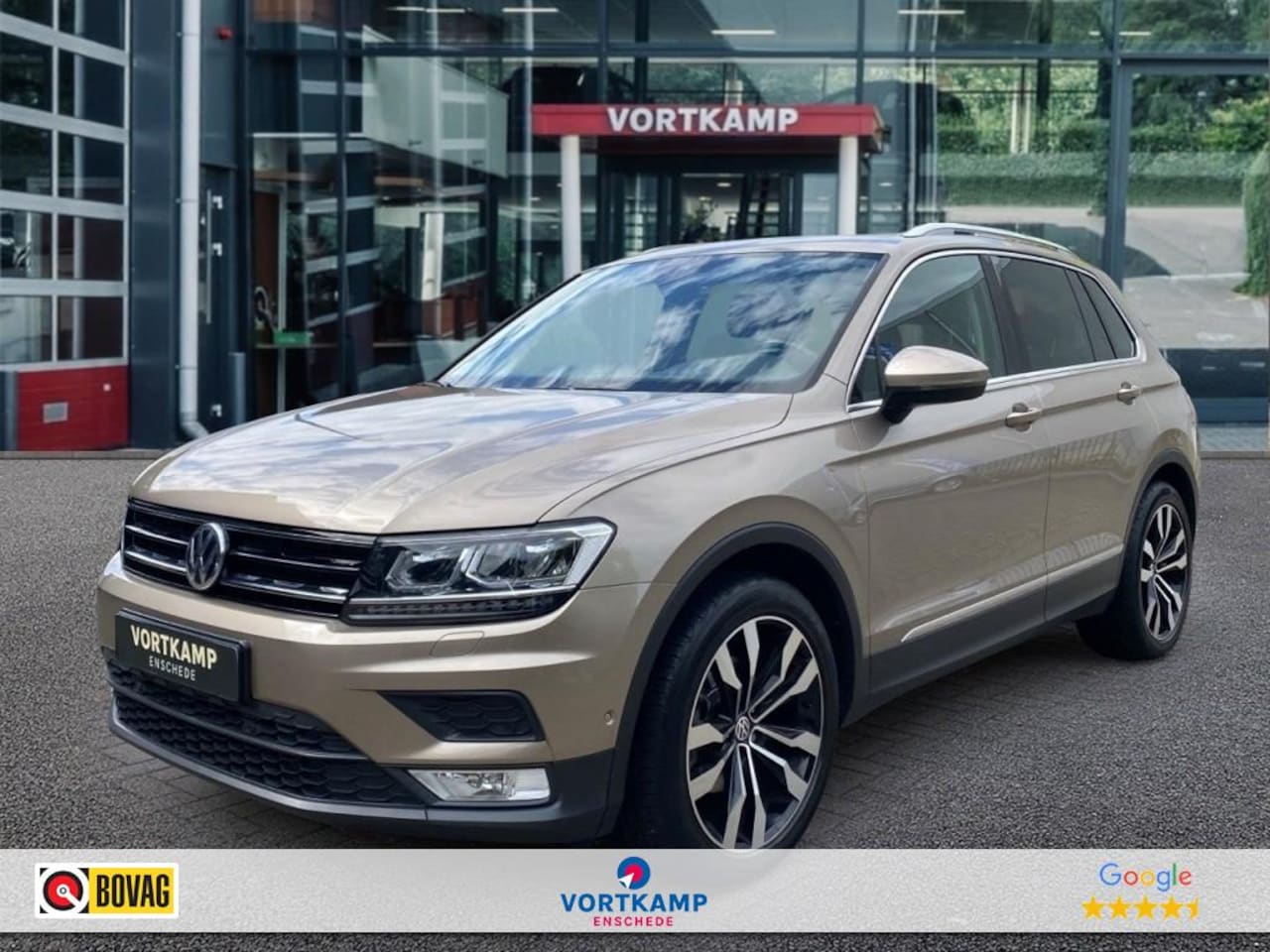 Volkswagen Tiguan - 1.4 TSI DSG COMFORTLINE TREKHAAK/CAMERA/ACC/CARPLAY/LED/STOELVERW/E-KLEP - AutoWereld.nl
