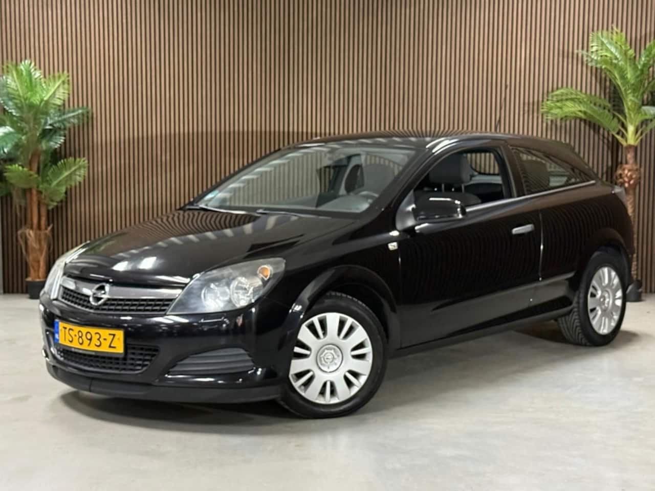 Opel Astra GTC - 1.4 Business 1.4 Business - AutoWereld.nl