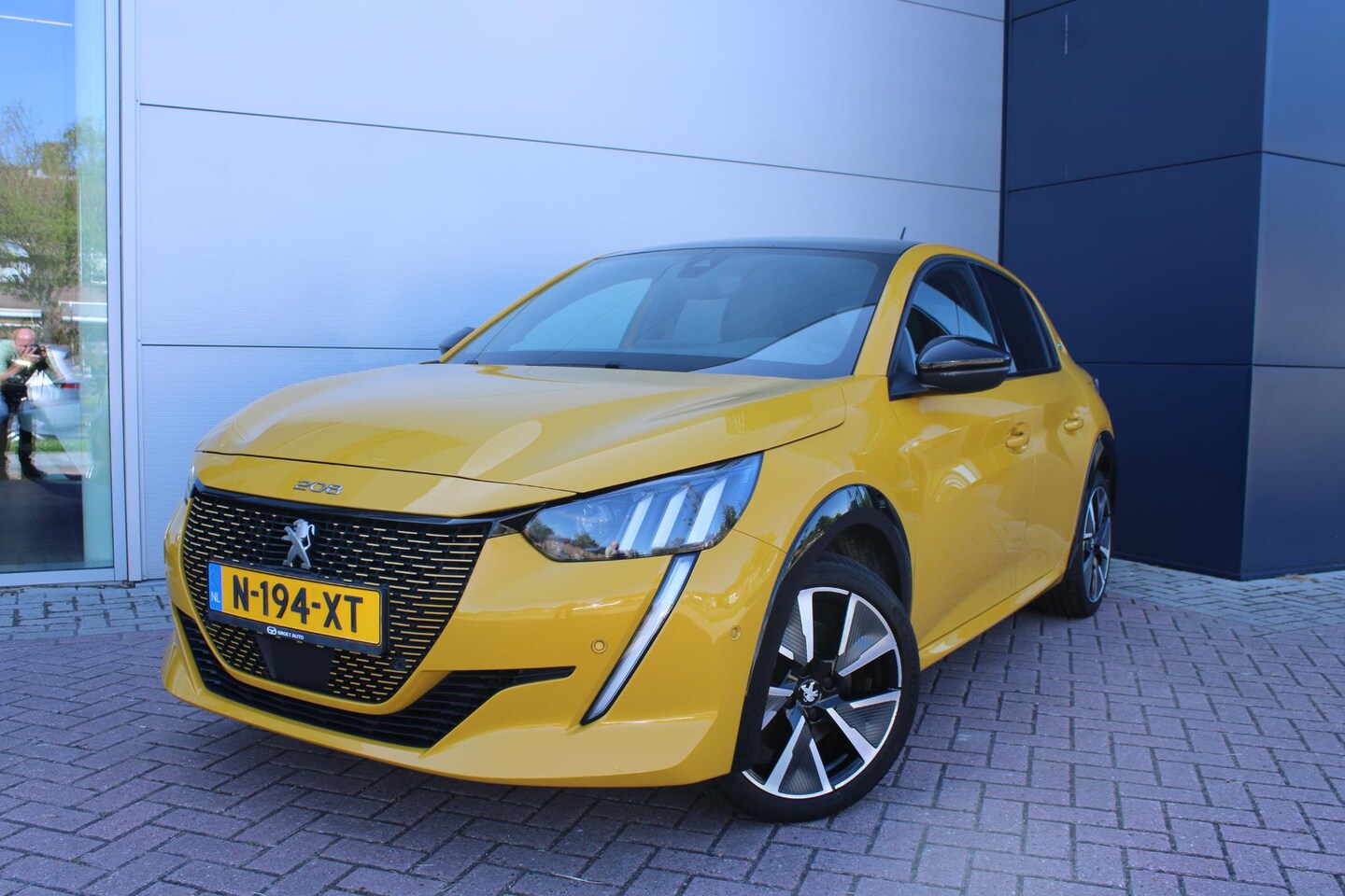 Peugeot e-208 - EV GT 350 50 kWh Airco Navi Panoramadak Carplay Dealer onderhouden - AutoWereld.nl