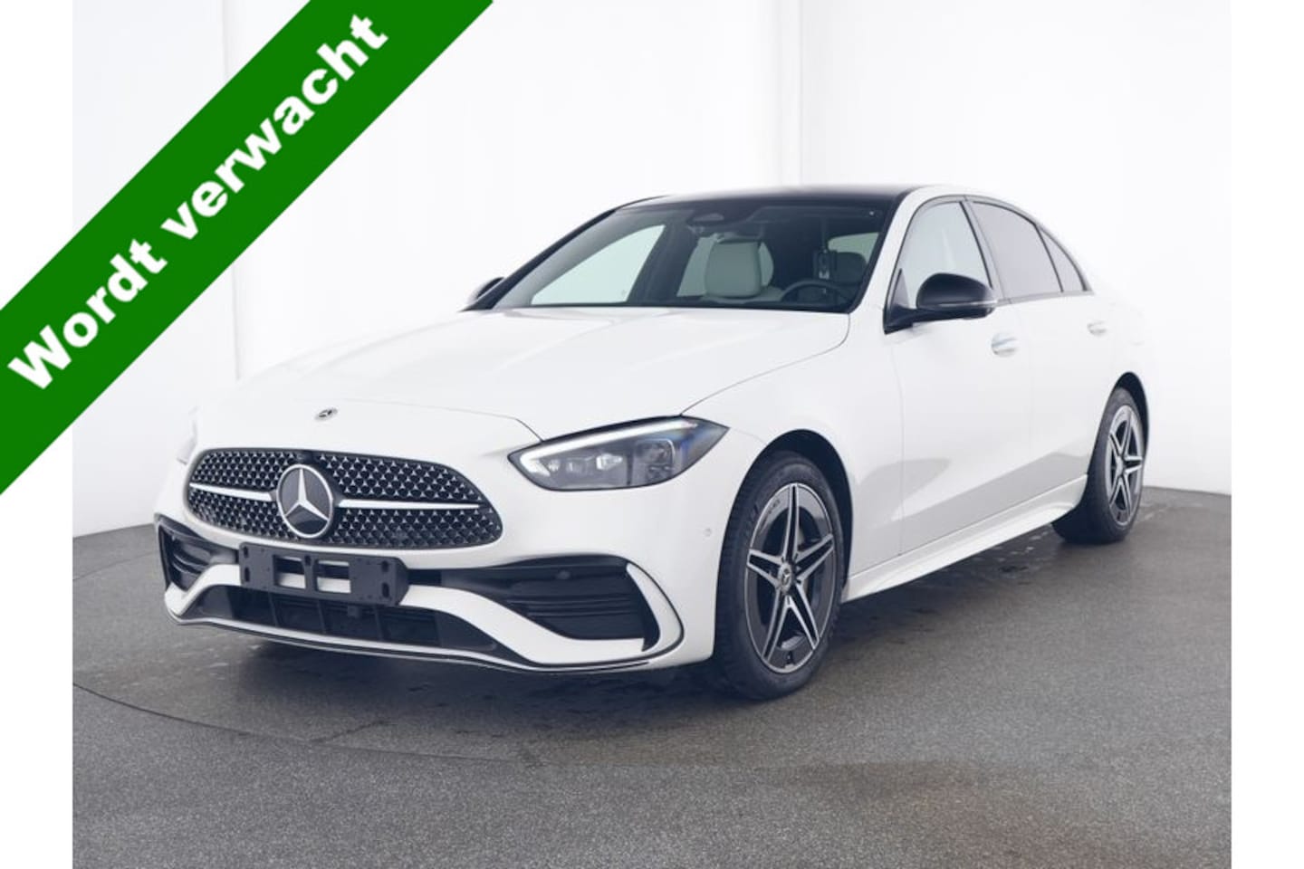 Mercedes-Benz C-klasse - 300 e AMG Line I Panorama dak I Distronic + I 360° camera I Burmester I Head-up I Digital - AutoWereld.nl