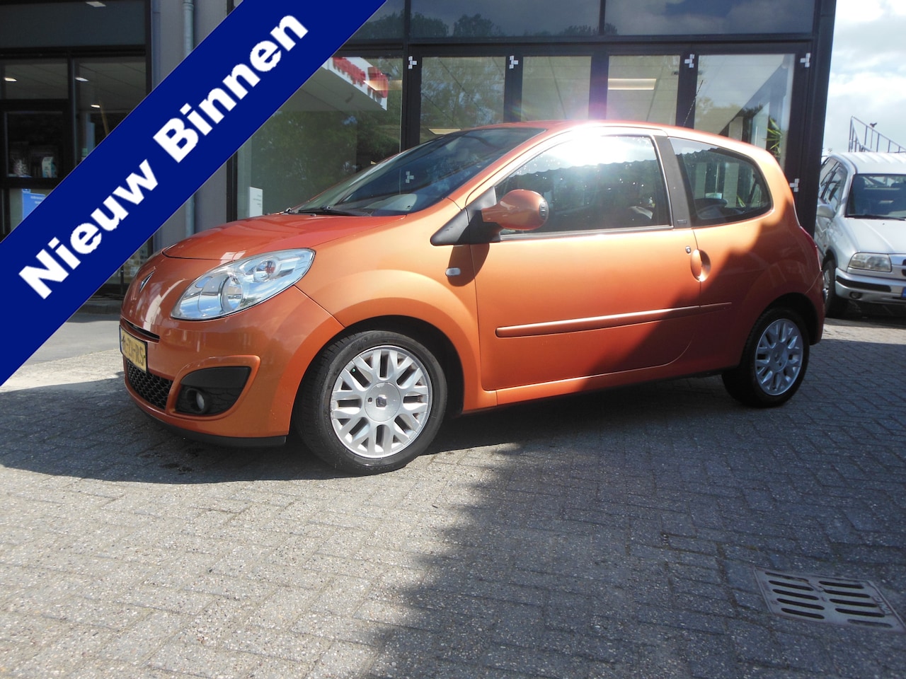 Renault Twingo - 1.2-16V Initiale Staat in De Krim - AutoWereld.nl