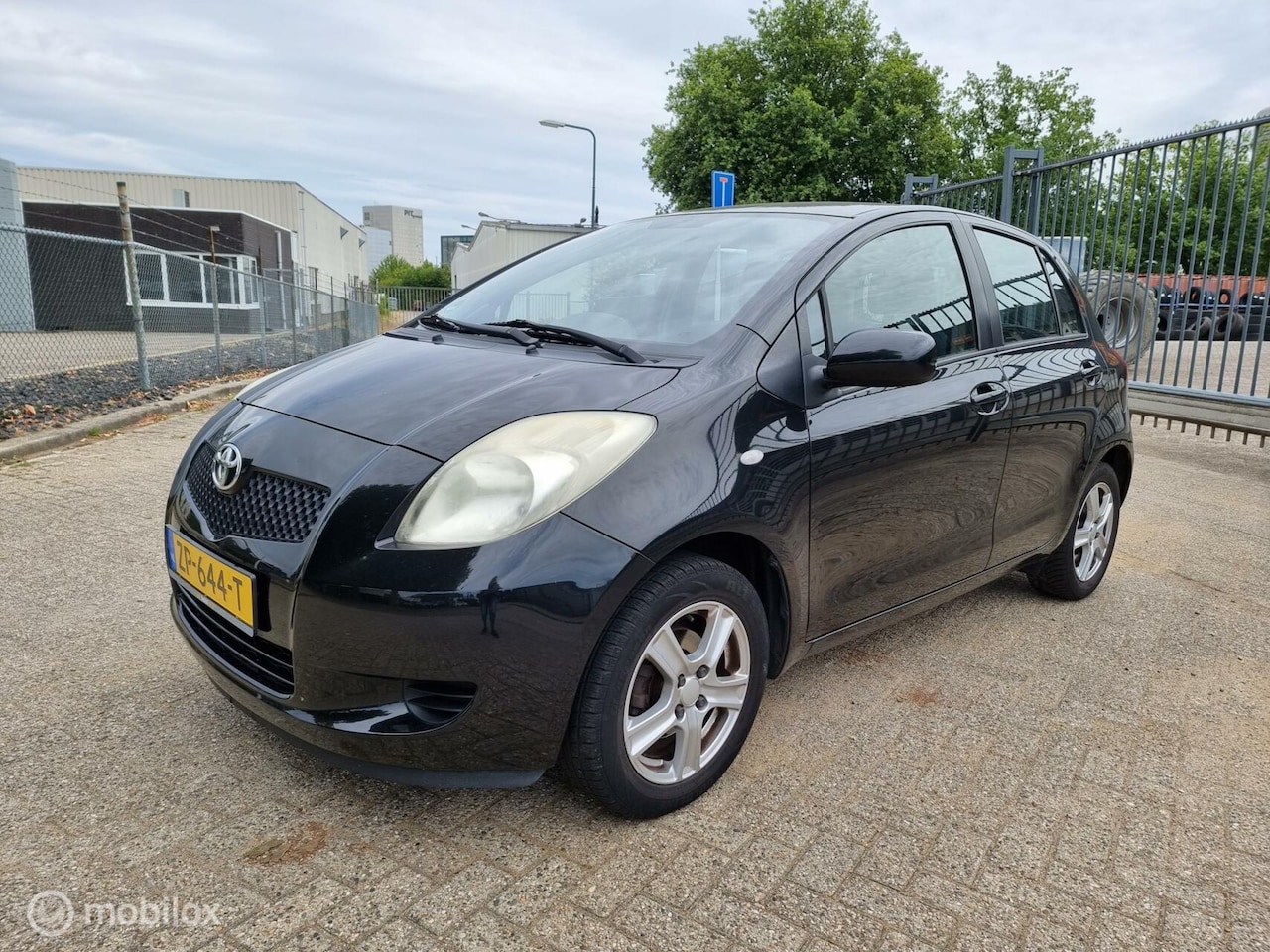 Toyota Yaris - 1.0 VVT-i Sol 1.0 VVTi Sol - AutoWereld.nl