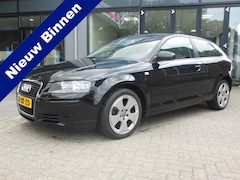 Audi A3 Sportback - 1.8 TFSI Attraction Staat in De Krim