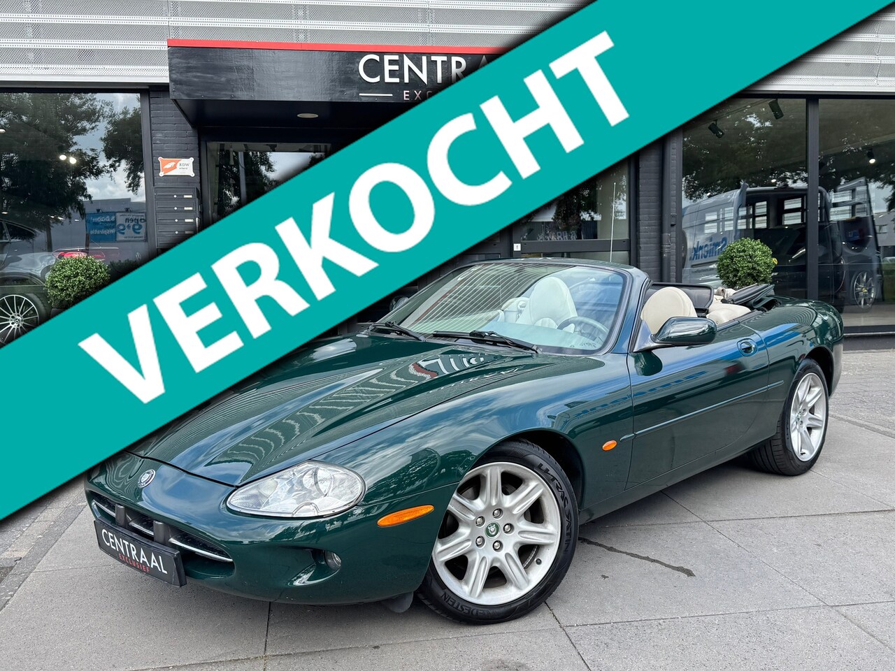 Jaguar XKR - 4.0 V8 Convertible 363PK|Pdc|Leder|Stoelverwarming - AutoWereld.nl