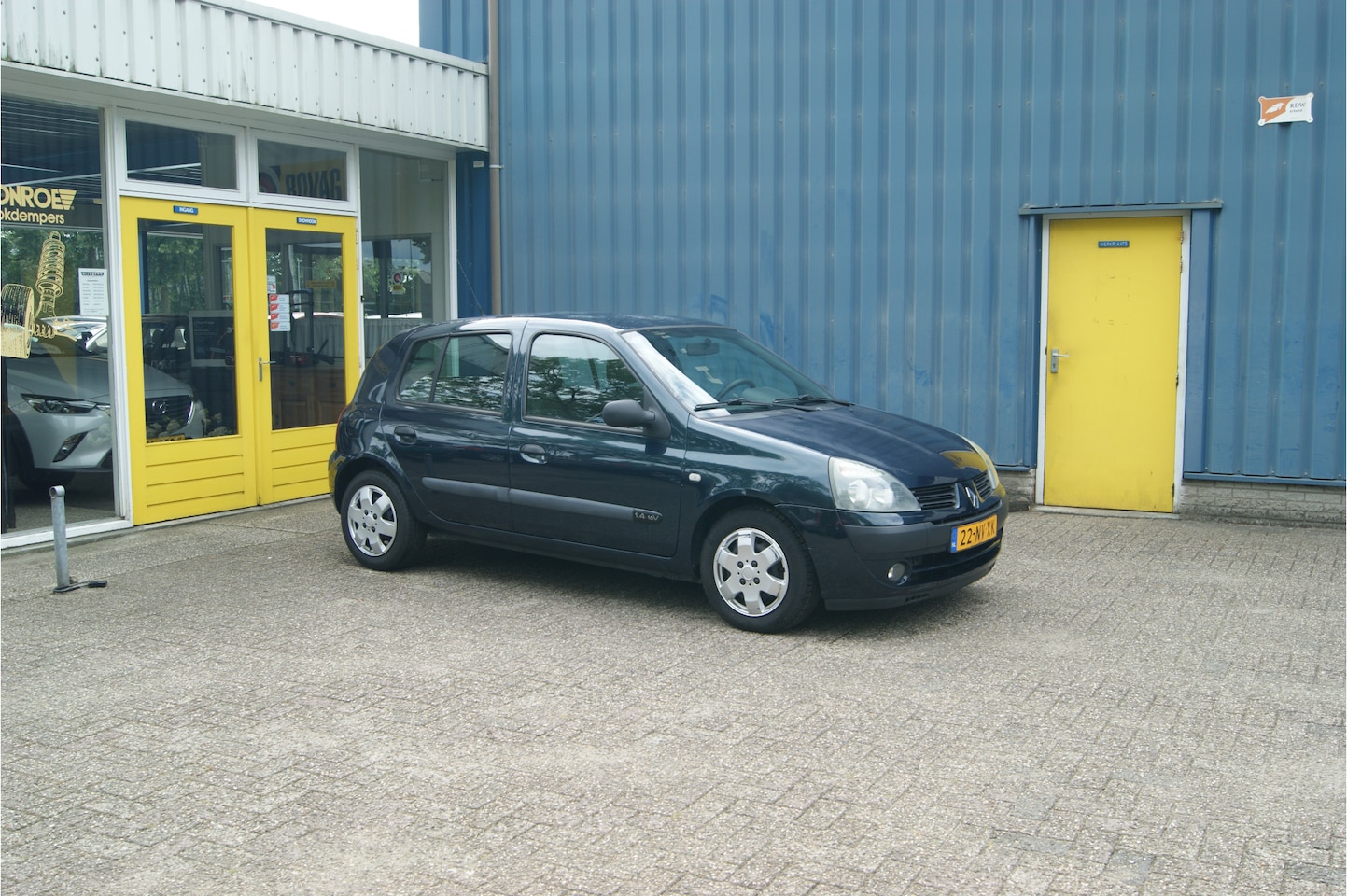 Renault Clio - 1.4-16V Automaat Comfort, Airco, Trekhaak, Nieuwe APK!!! - AutoWereld.nl