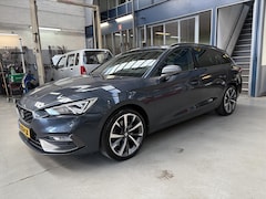 SEAT Leon Sportstourer - 1.5 eTSI 150pk DSG-7 FR Business Intense | Trekhaak | Apple carplay / Android auto | Beats