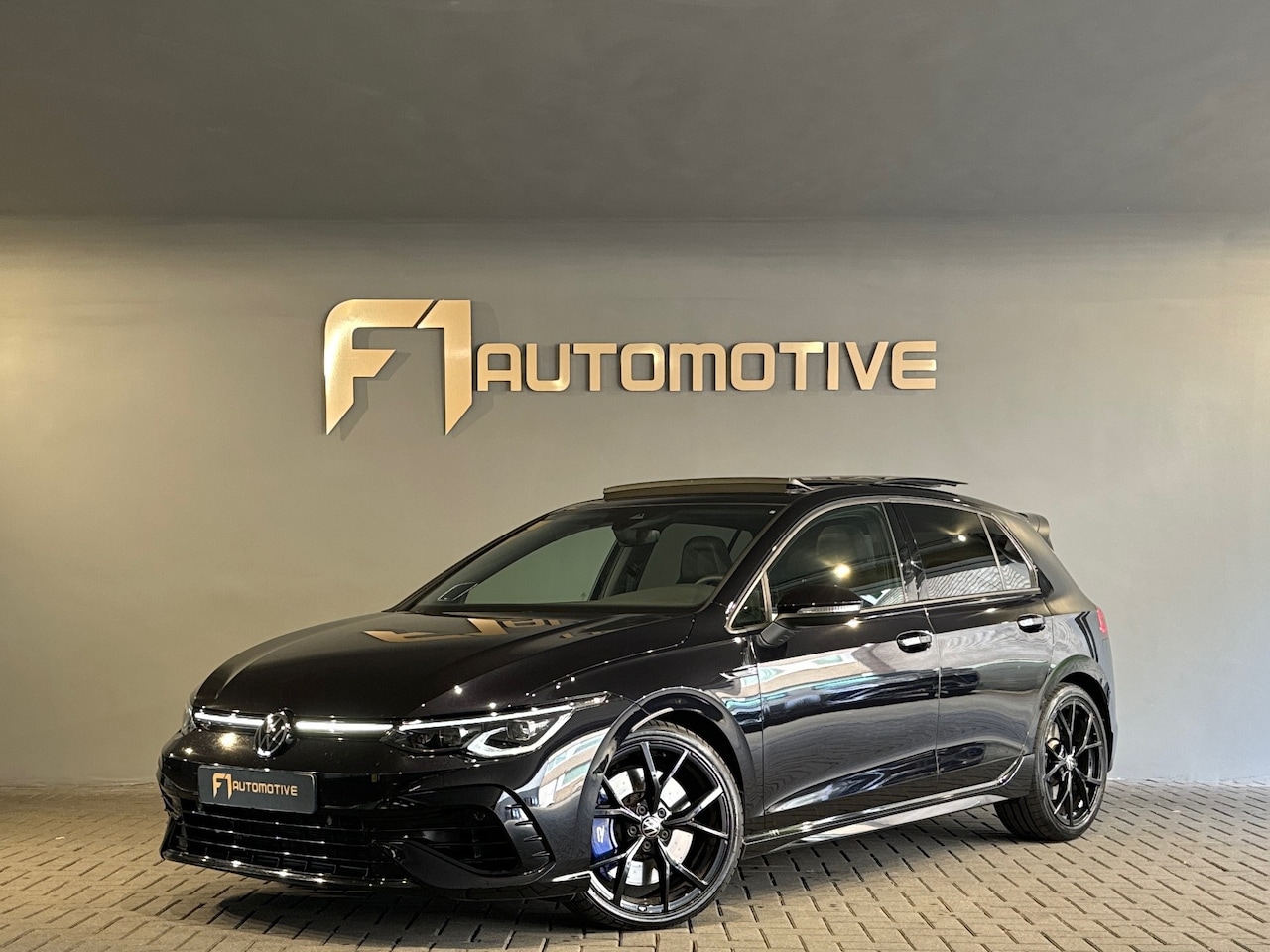 Volkswagen Golf - 2.0 TSI R 4M Performance Pano|Memory|Leer|HK - AutoWereld.nl