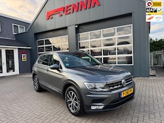 Volkswagen Tiguan - 1.4 TSI Connected Series / Massage / Navi / Alcantara / Lane Assist