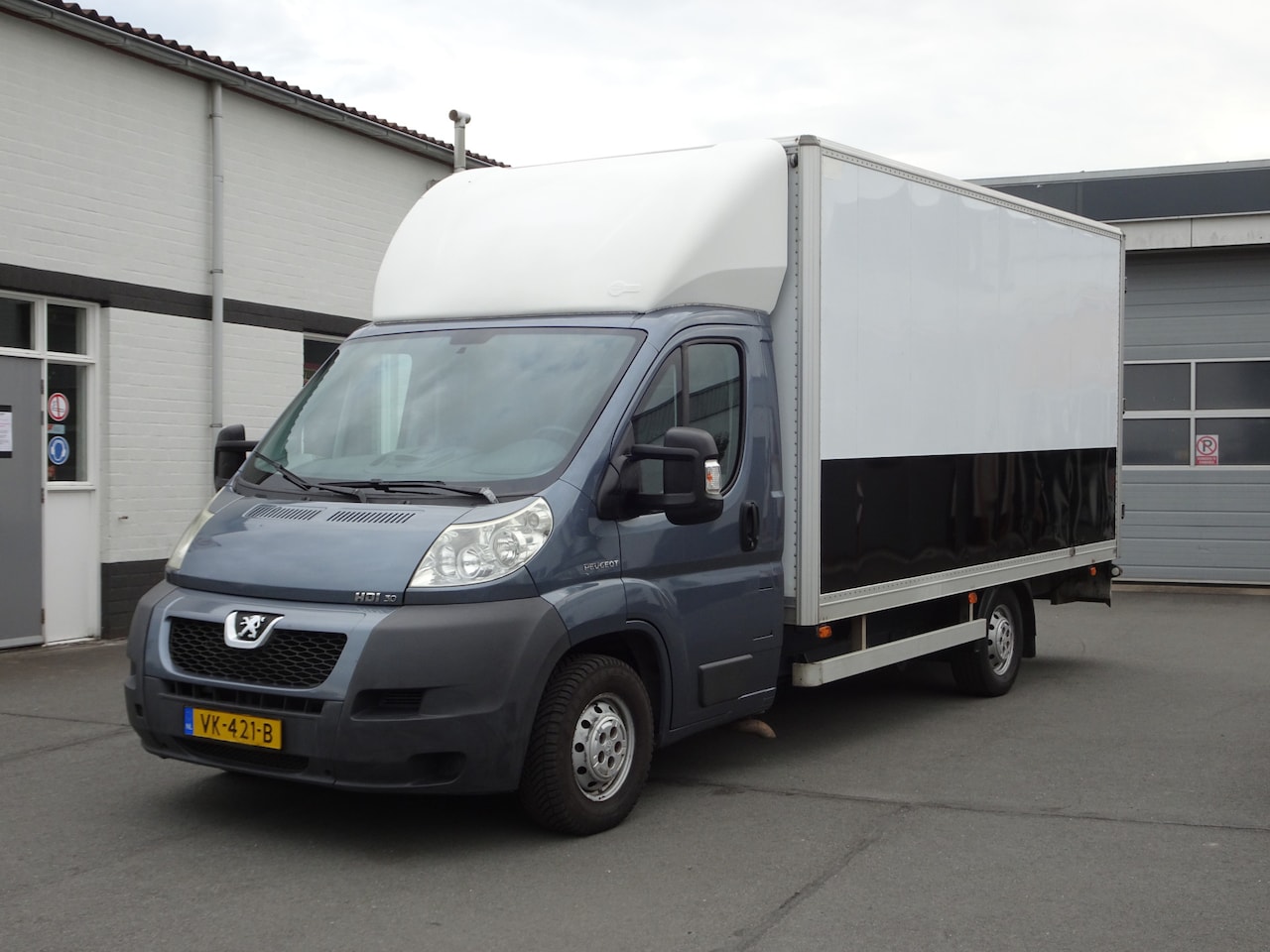 Peugeot Boxer - 335 3.0 HDI L3H2 Airco, cruise controle, luchtvering, bakwagen, enz. - AutoWereld.nl