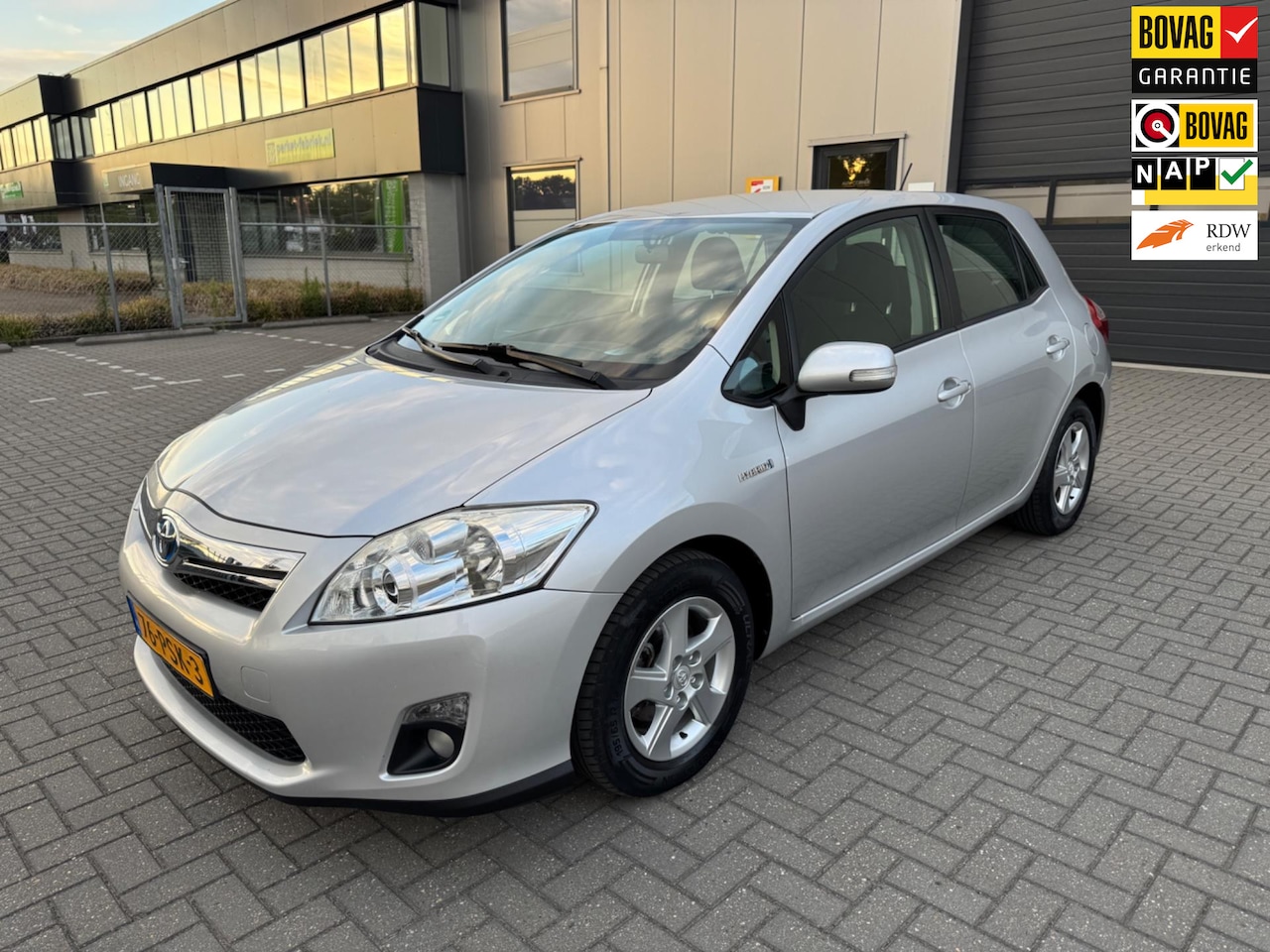 Toyota Auris - 1.8 Full Hybrid Aspiration 1.8 Full Hybrid Aspiration - AutoWereld.nl