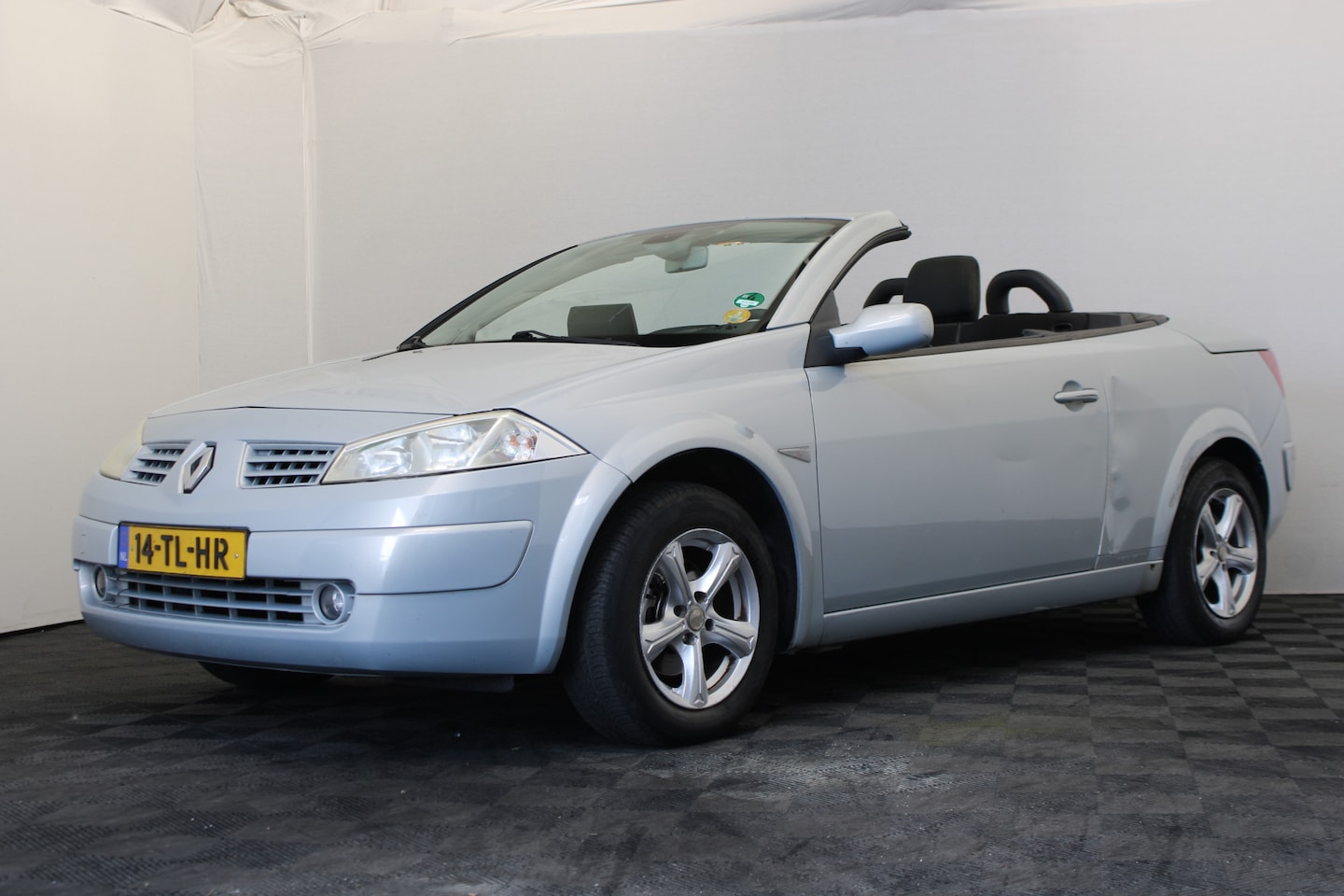 Renault Mégane coupé cabriolet - 1.6-16V Privilège Comfort 1.6-16V Privilège Comfort - AutoWereld.nl