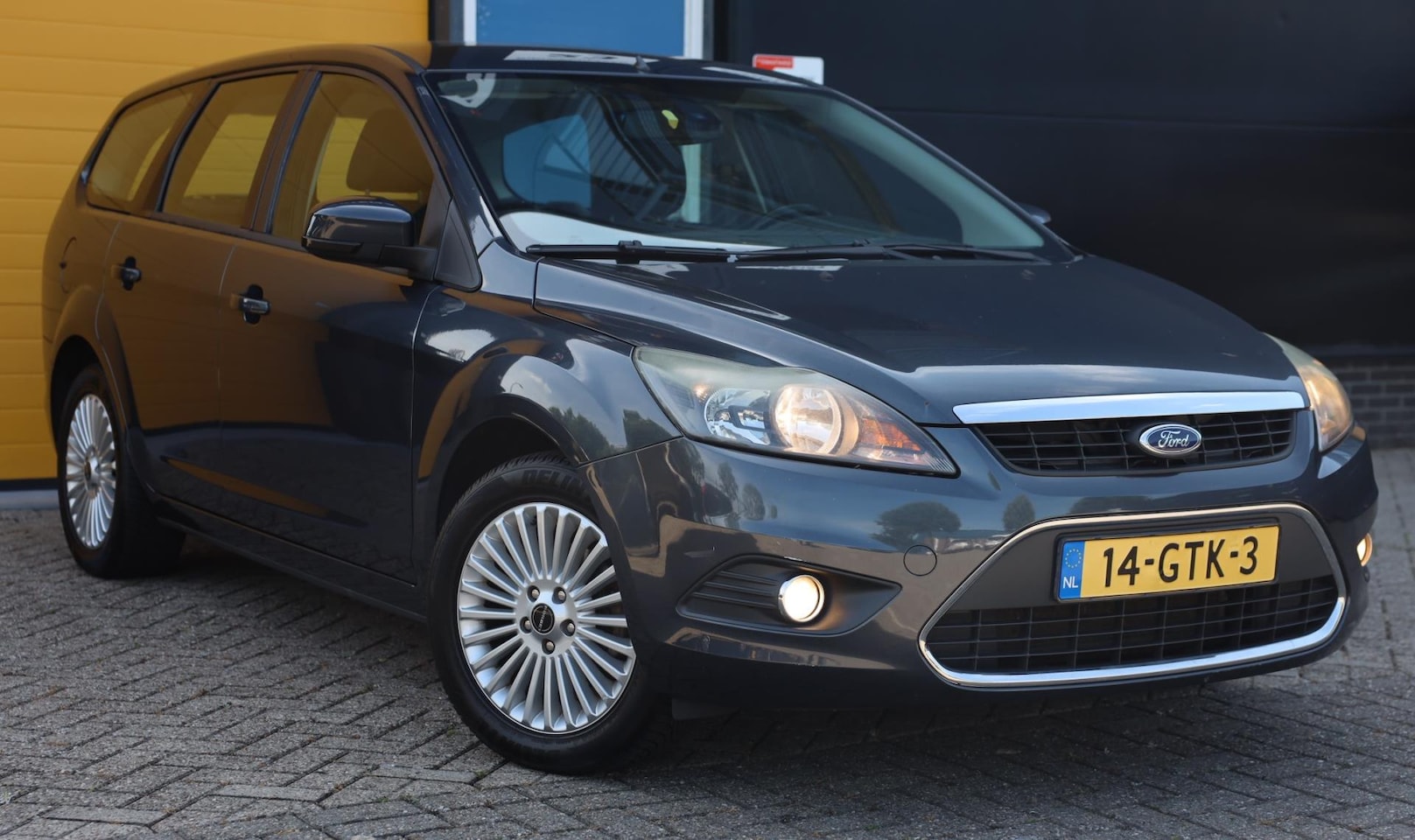 Ford Focus Wagon - 1.6 Titanium / NAP / Airco / Elek Pakket / Cruise Control / Android / Trekhaak - AutoWereld.nl