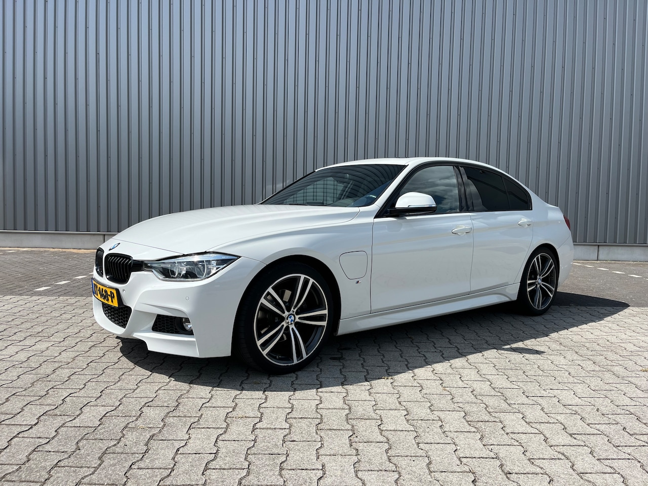 BMW 3-serie - 330e M Sport - AutoWereld.nl